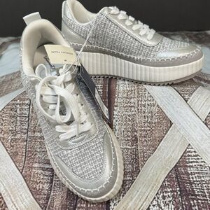 Persephone Sneakers with Memory Foam Insole Silver Gray 6 1/2 Universal Thread